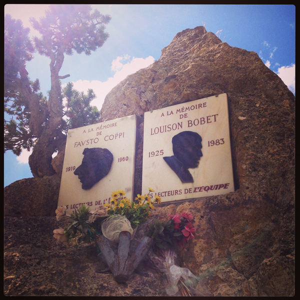 Photo : Le Col d'Izoard - Steles Bobet Coppi